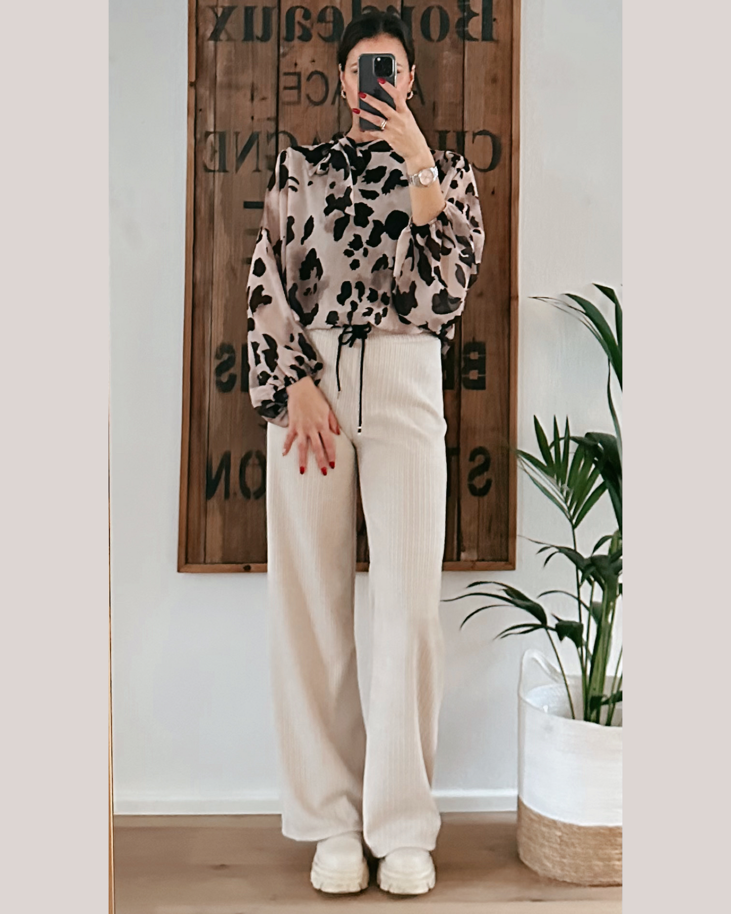 Wideleg Samthose Beige