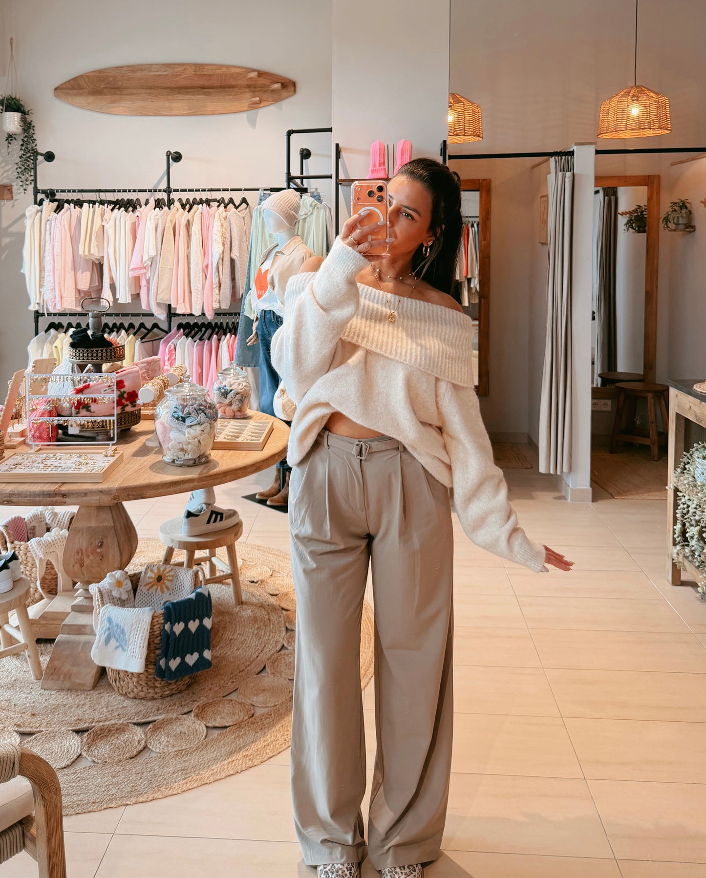 Offshoulder Pullover Creme