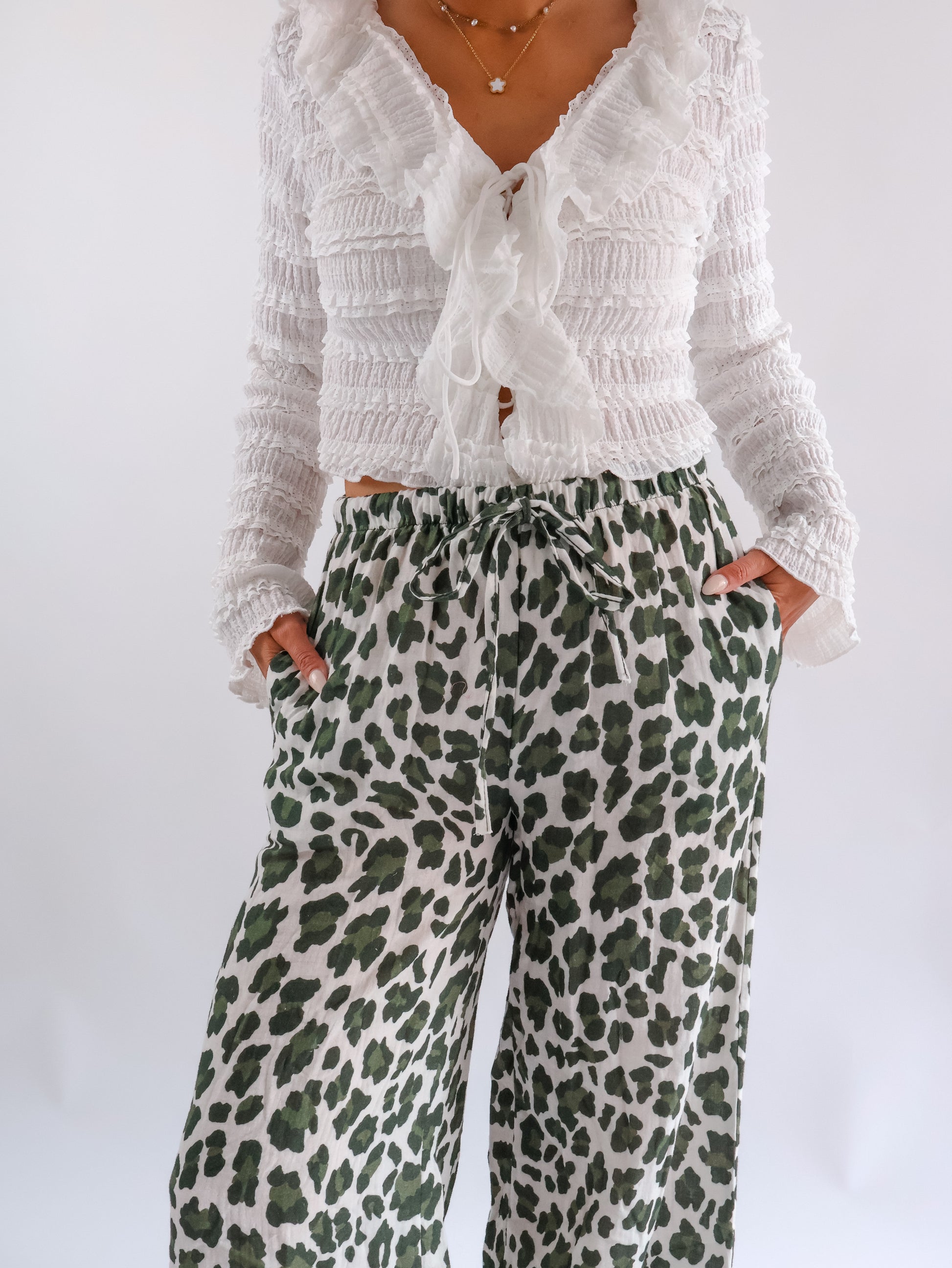 Musselin Hose Leo Olive