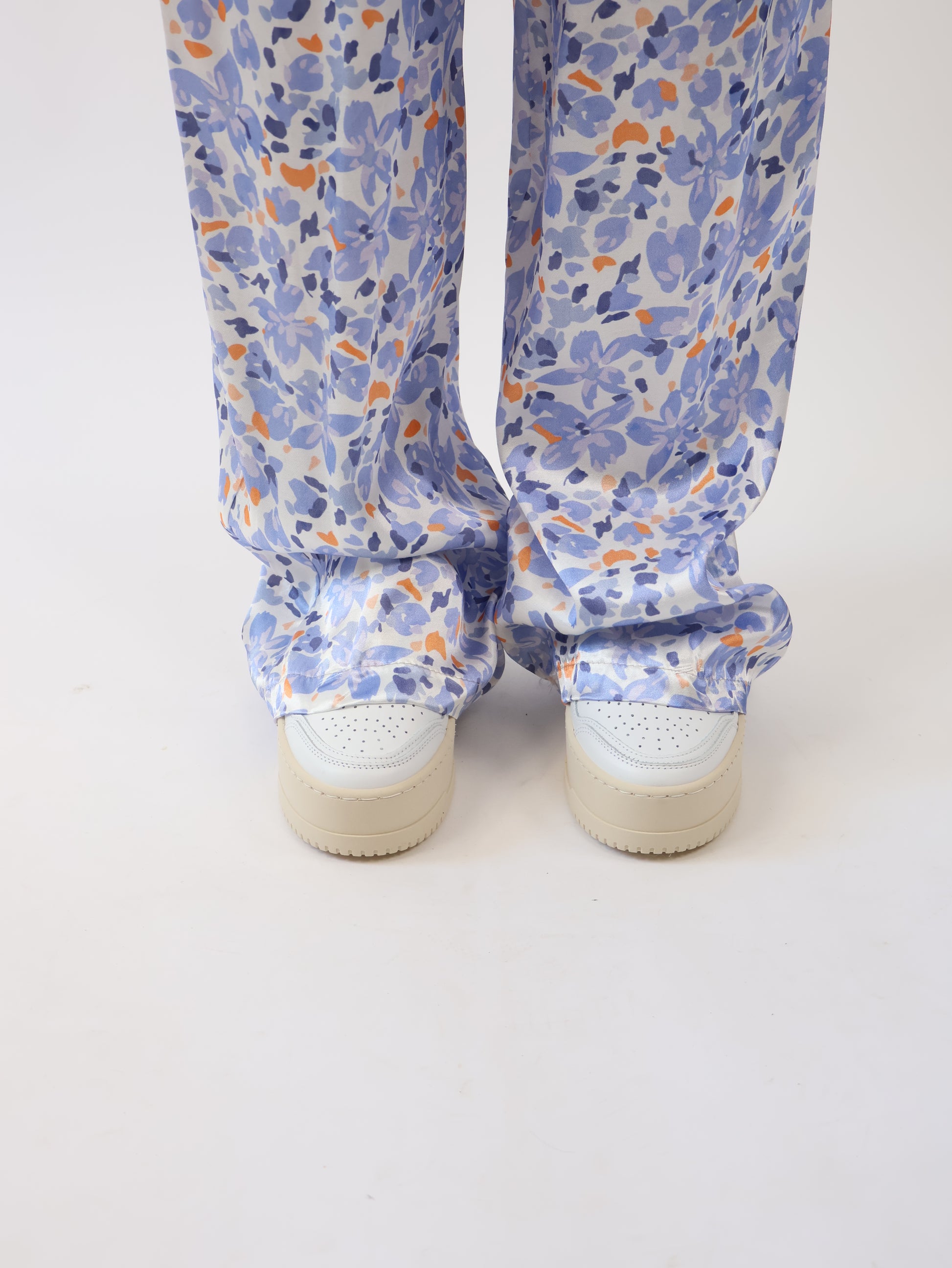 Blooming Hose Hellblau