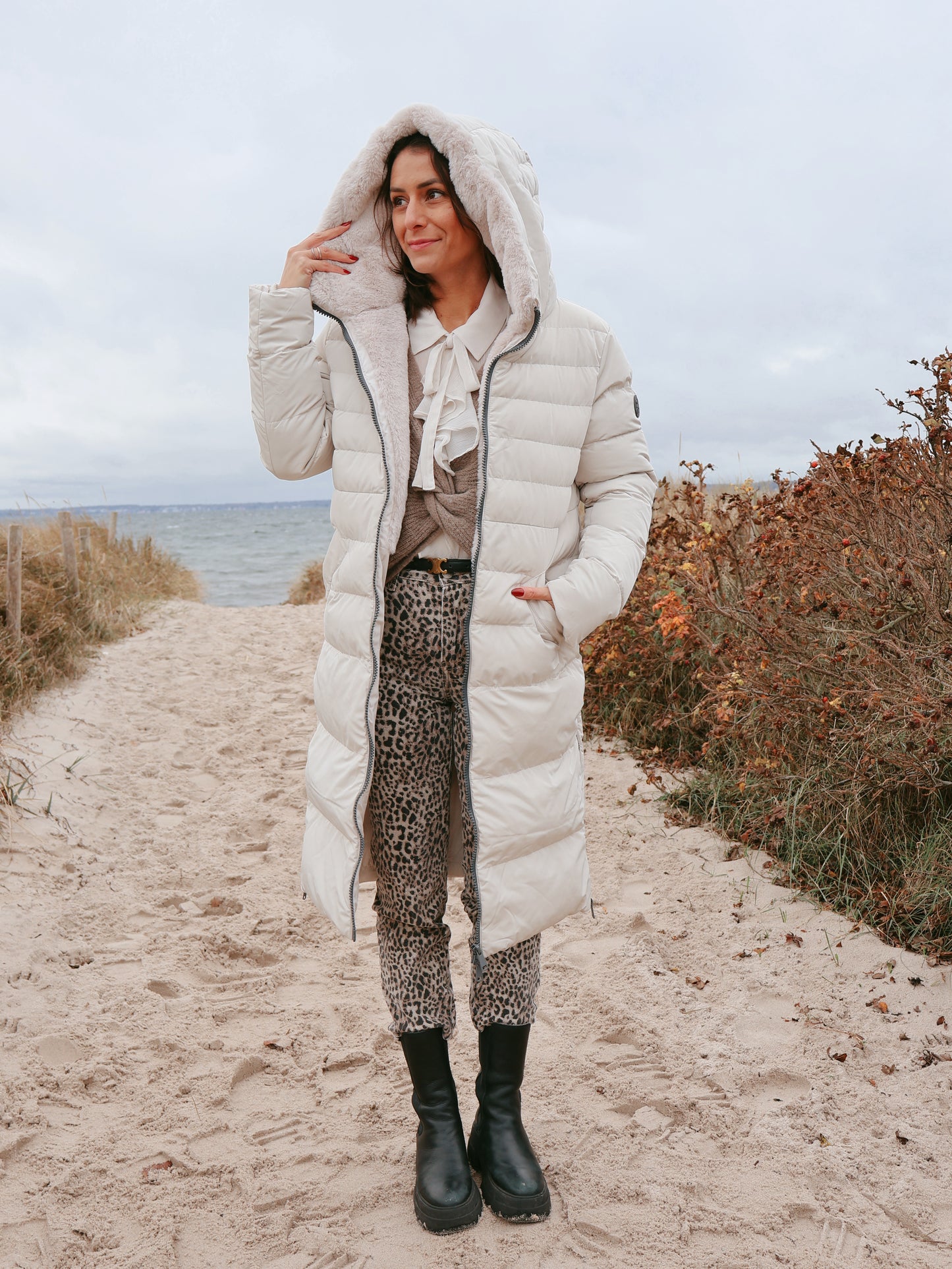 Rino & Pelle Keila Mantel Stone