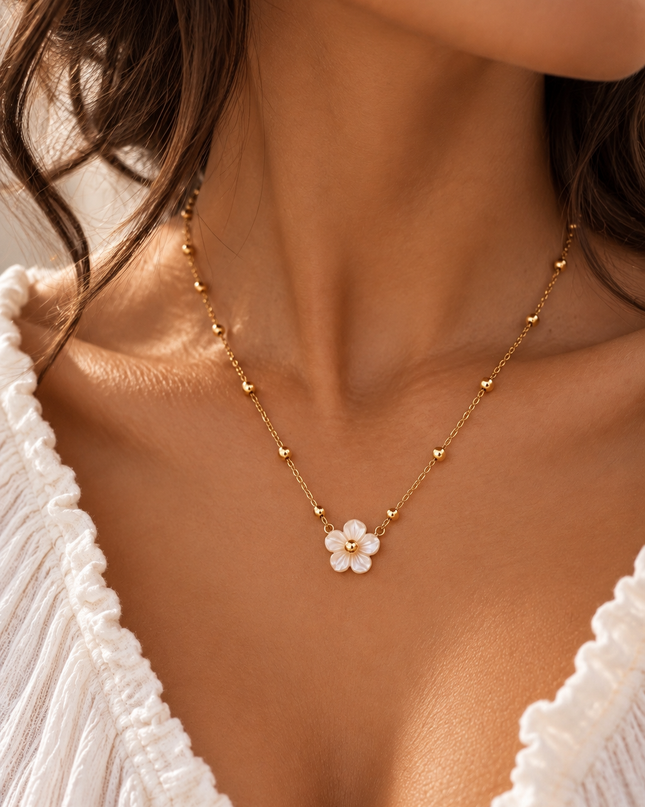 Halskette „Pearl Blossom“ – Gold