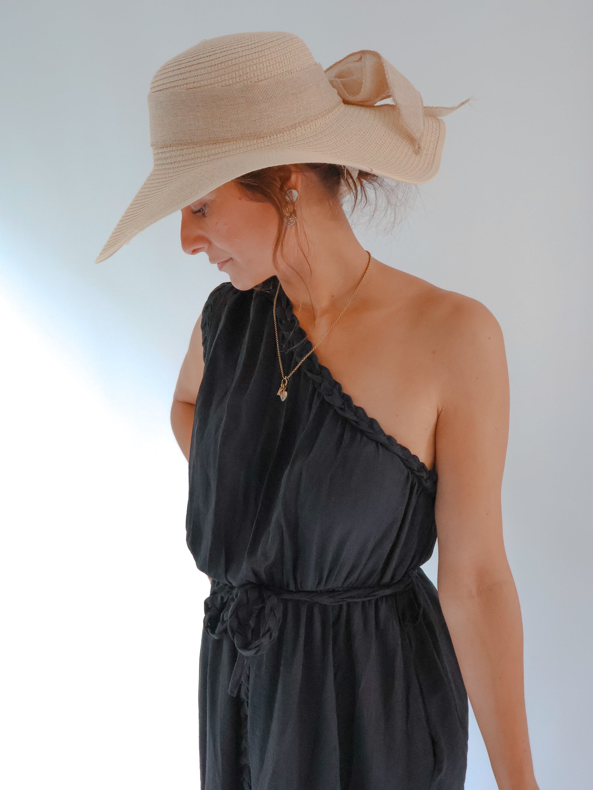 Romina Oneshoulder Schwarz