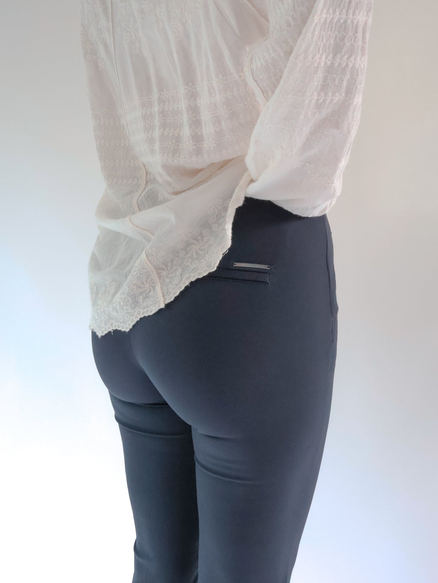 Mac Zip Hose Anna Blau