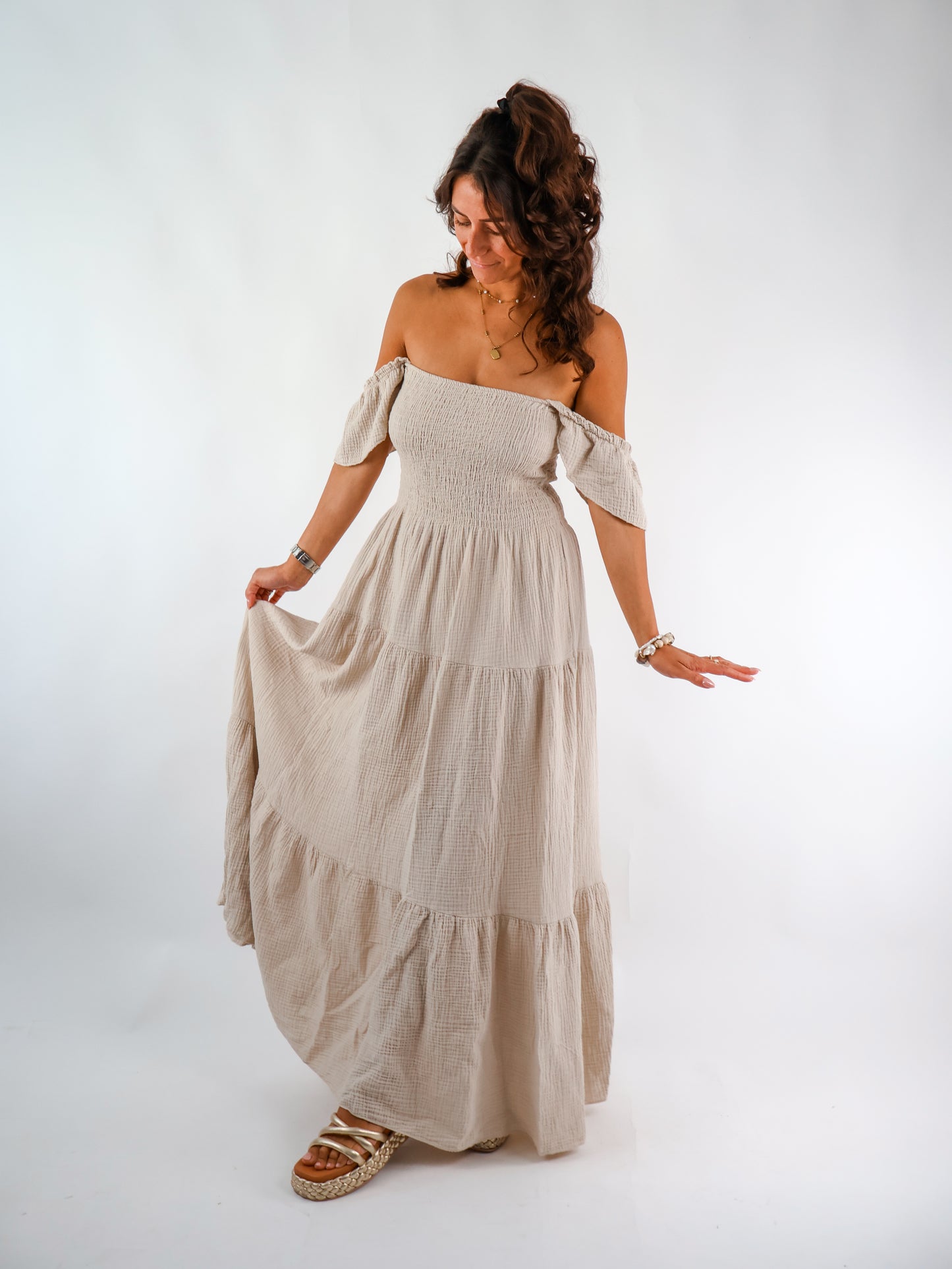 Maxi Musselin Kleid mit Volants und Flügelärmel Beige