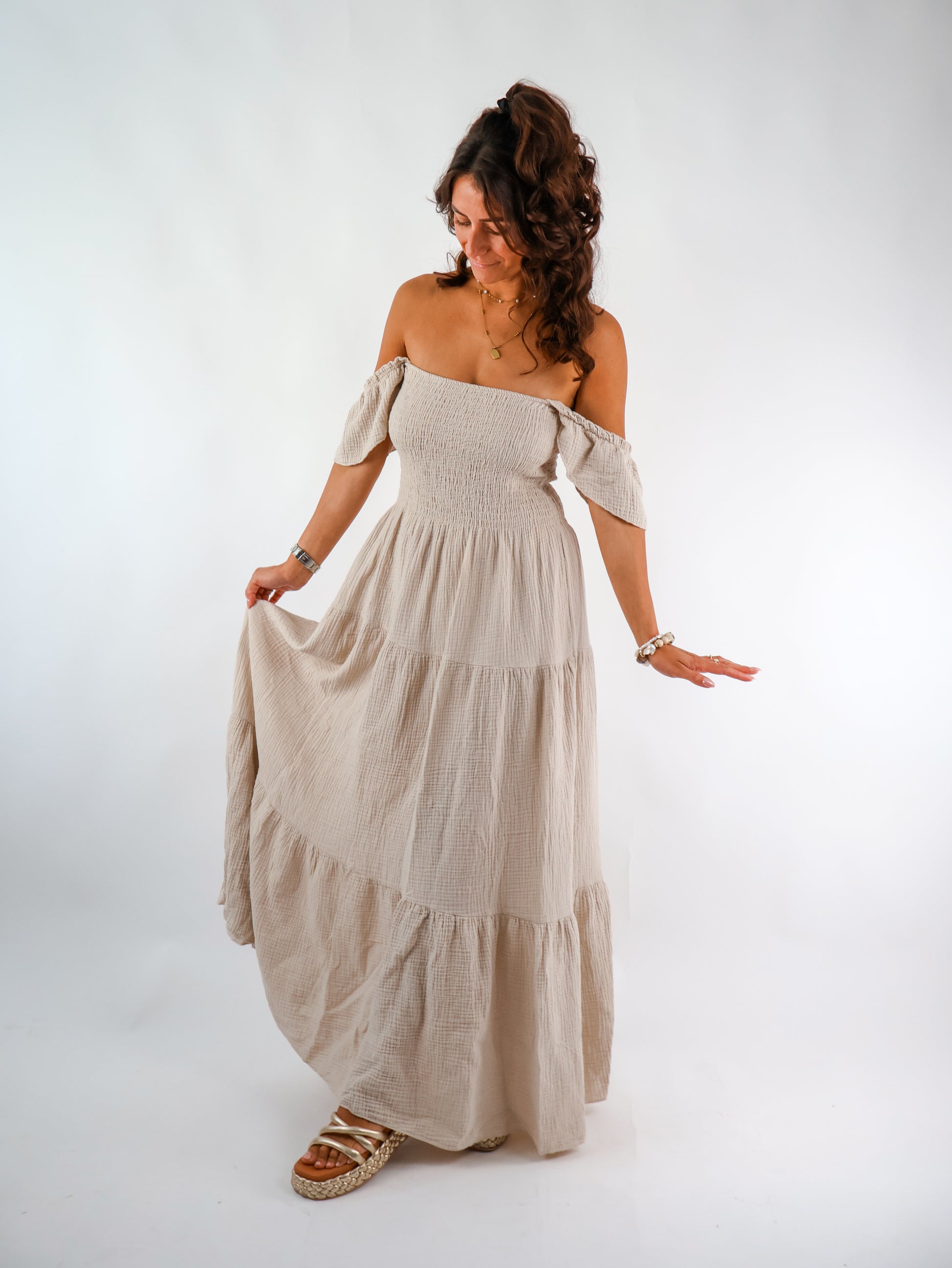 Maxi Musselin Kleid mit Volants und Flügelärmel Beige