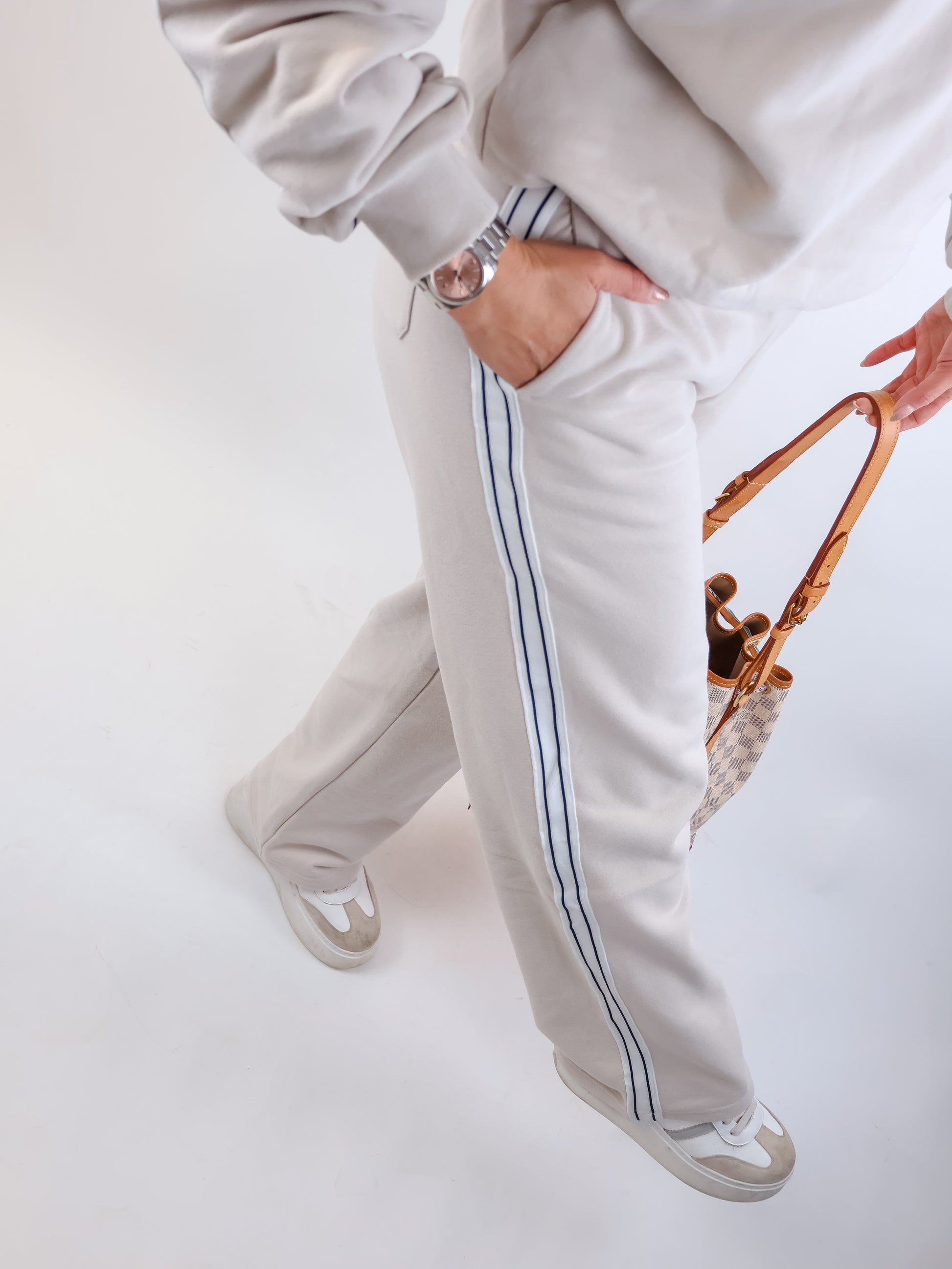 Smith&Soul Sweatpants with side Stripes Sand
