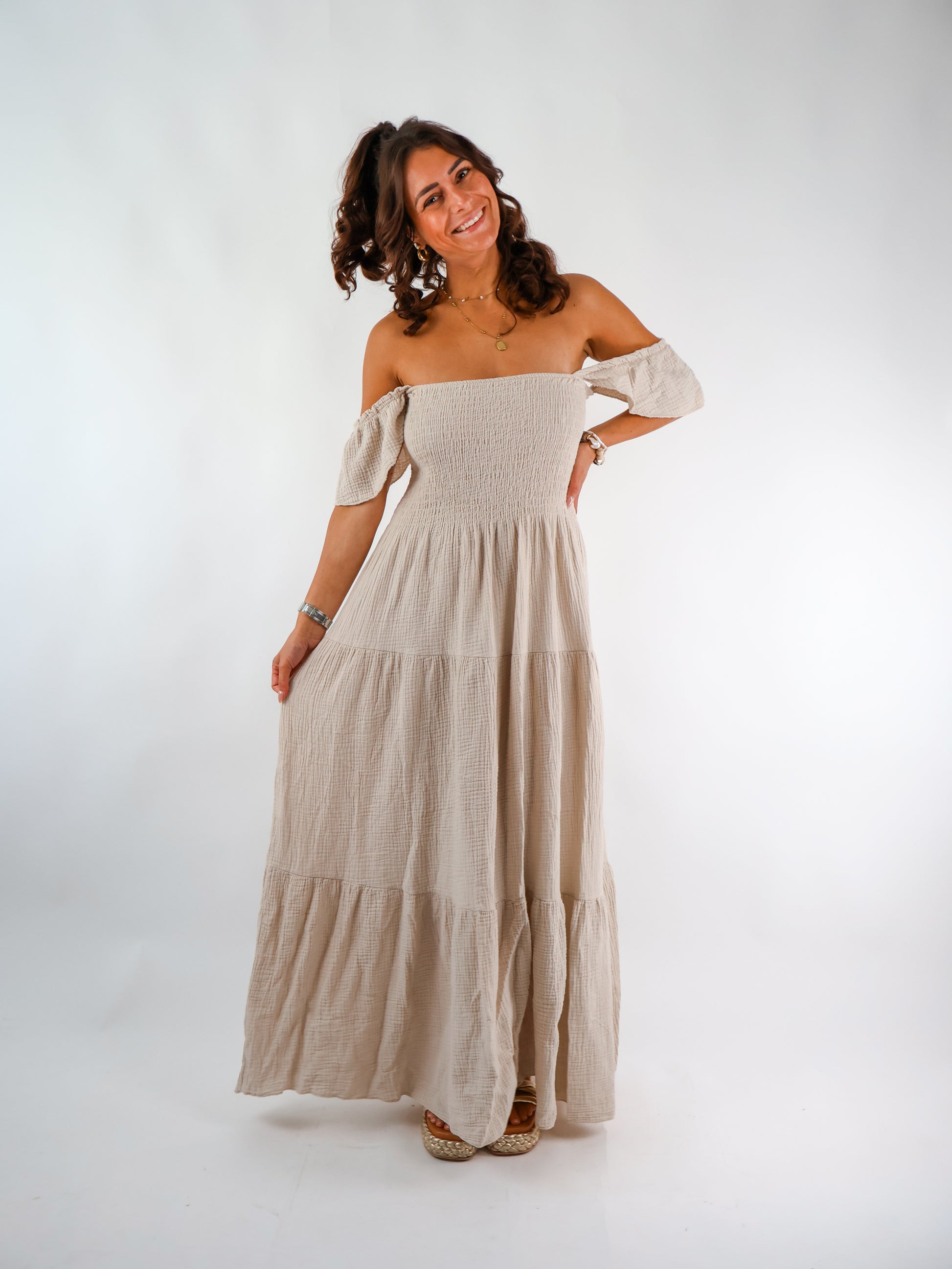 Maxi Musselin Kleid mit Volants und Flügelärmel Beige