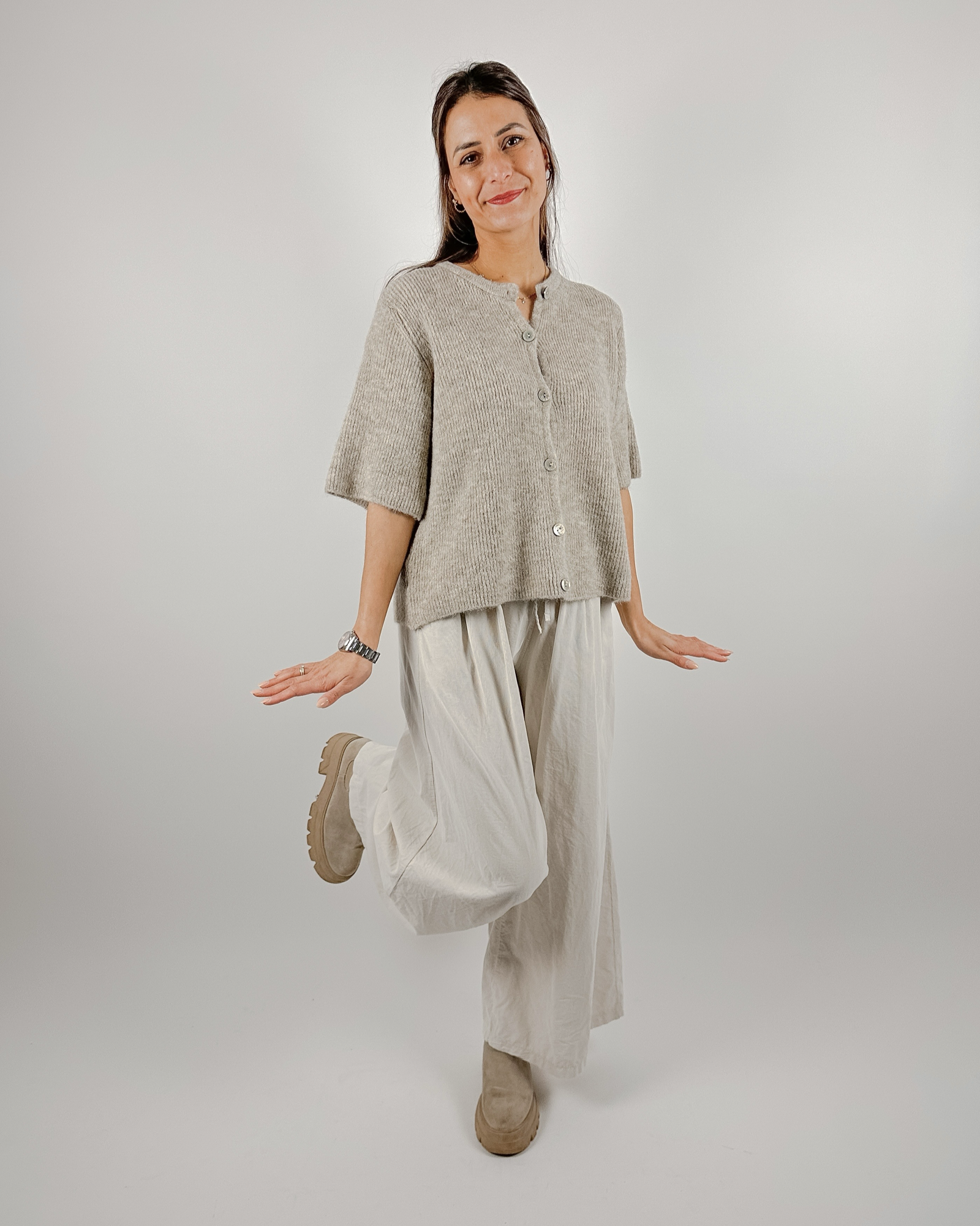 Juli Strickjäckchen Beige